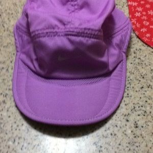 Ladies Nike daybreak dri-fit cap
